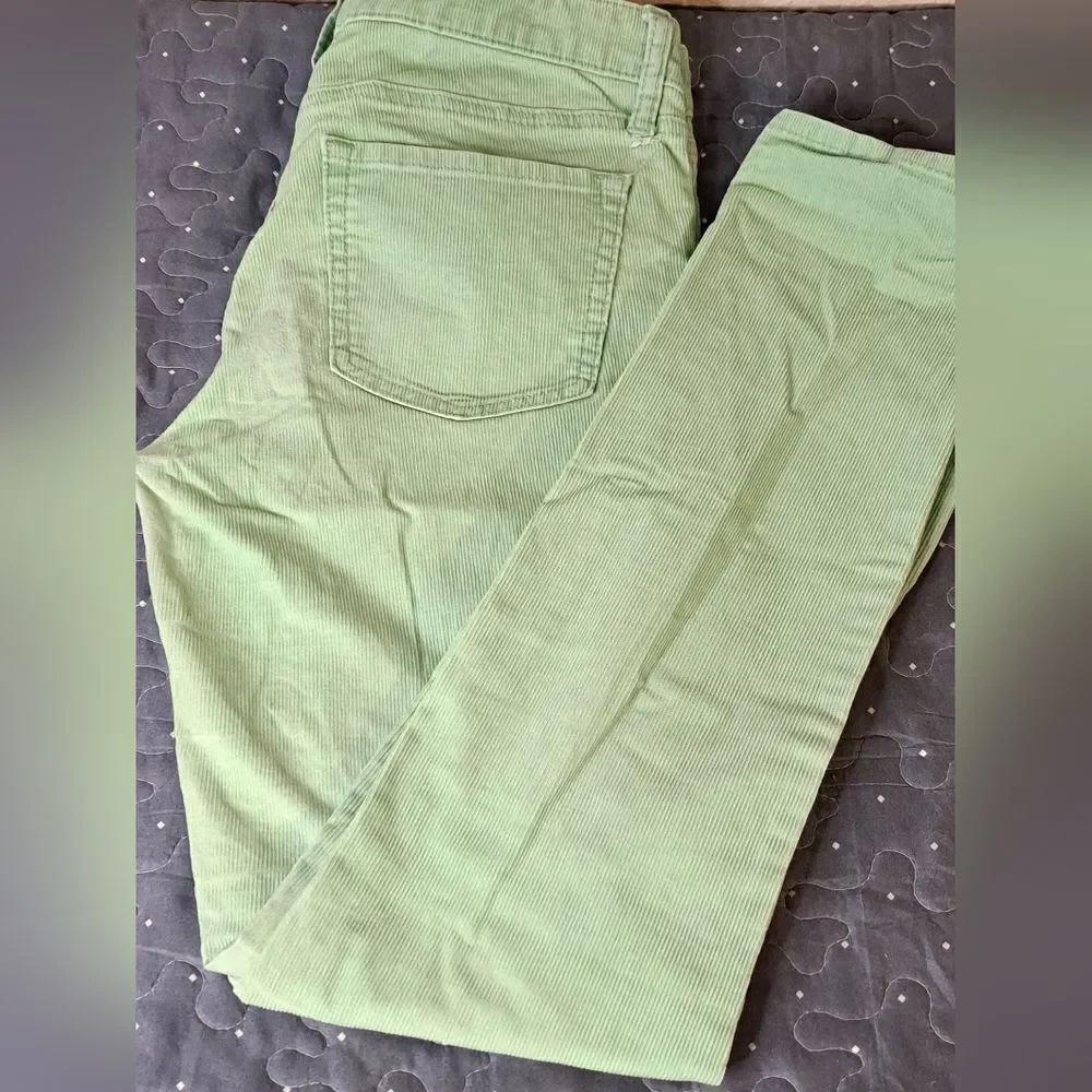 Gap Premium skinny green corduroy pants size 2